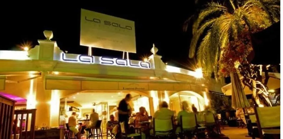 En La Playa Piscinas Jardines Puerto Banus Wifi Apartment Marbella