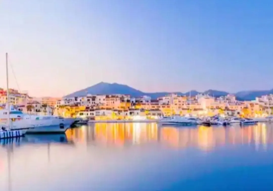 En La Playa Piscinas Jardines Puerto Banus Wifi Apartment Marbella Spain